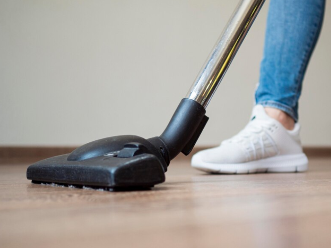 Cleaning hardwood floors with a vacuum